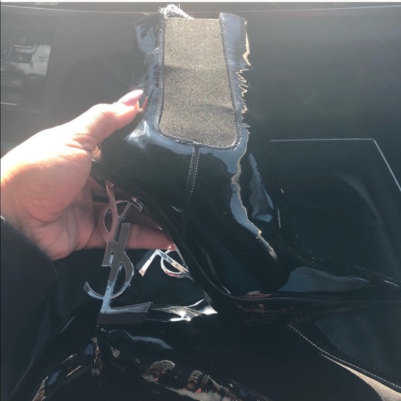 YSL OPYUM BOOTIE IN PATENT LEATHER W/ SILVER HEEL - Picture 5 of 8